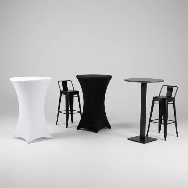mesas-cocktail-1 Mesas de cocktail altas com capa branca e preta, mesa de tampo redondo e bancos altos pretos