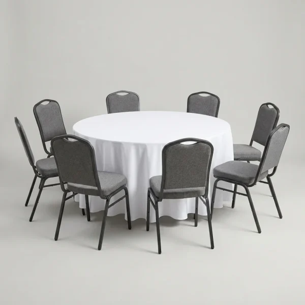 mesas-redondas-cadeiras-banquete-1 Mesa redonda com toalha branca rodeada por oito cadeiras de banquete cinzentas