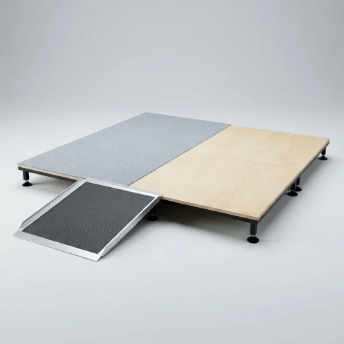 piso-alcatifa-tenda-1 Piso modular para tenda, metade em contraplacado e metade em alcatifa cinzenta, com rampa de acesso